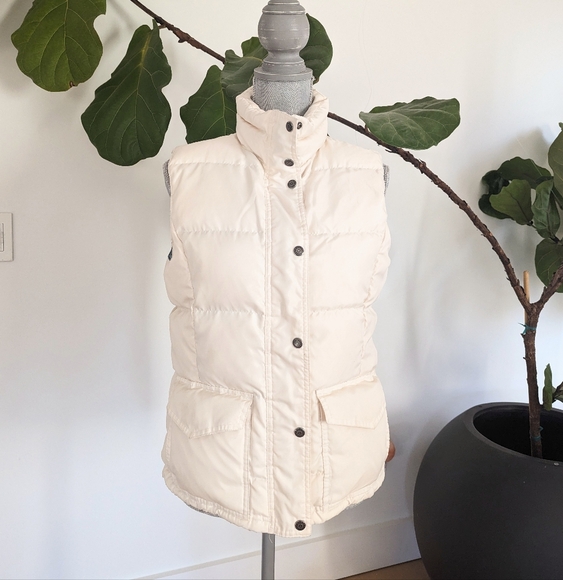 Roots Cream Puffer Vest with Turquoise Detail - Picture 1 of 6